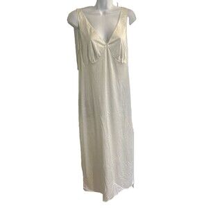 Vanity Fair Cream Chemise